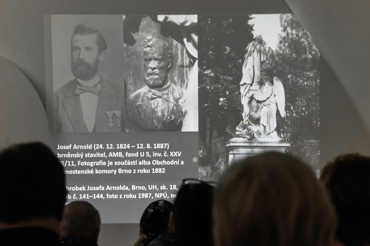 Náhrobek stavitele Josefa Arnolda